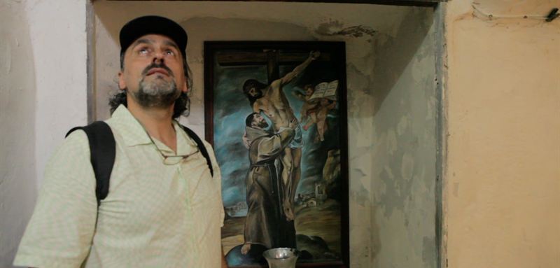El director ante San Francisco y Jesucristo